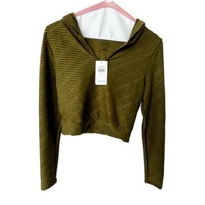 Green athleisure crop hoodie